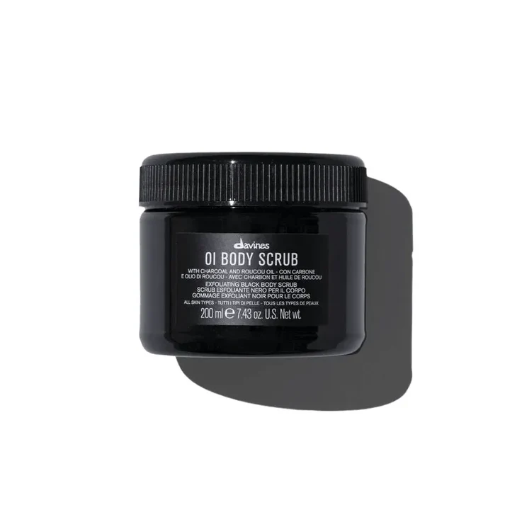 Davines OI Body Scrub për lëkurë trupi që kërkon lëmim dhe ritual sensorial