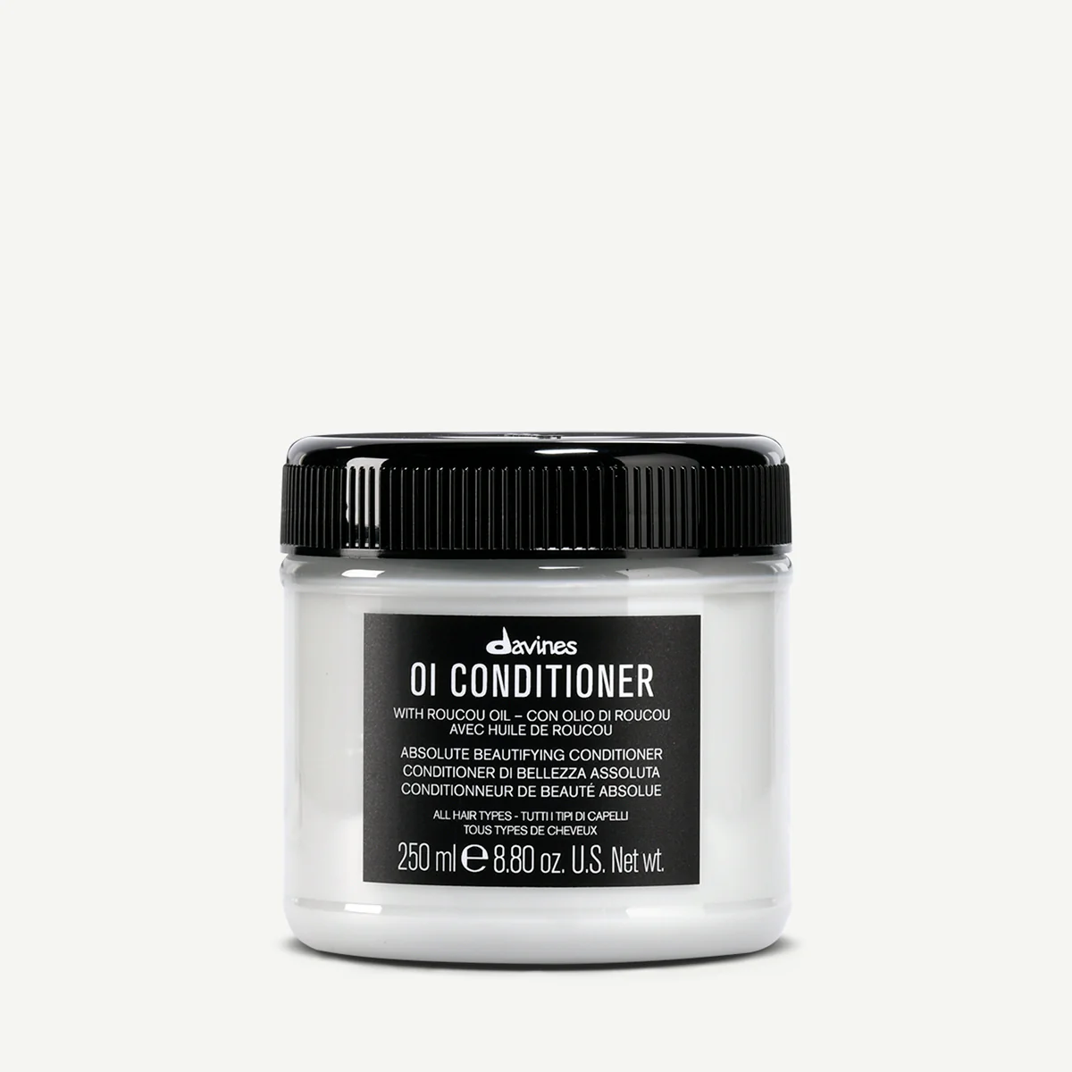 Davines OI Conditioner në paketimin origjinal Davines për kujdes profesional të flokëve