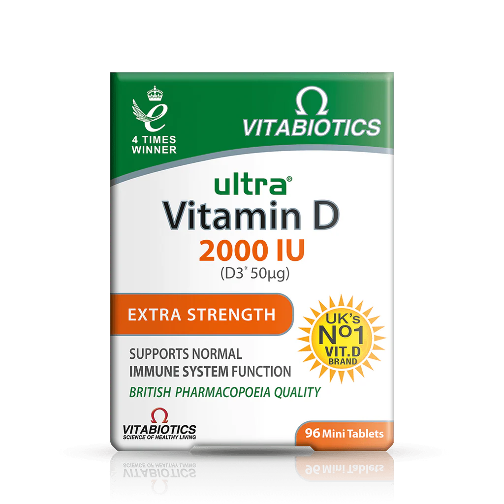 Paketim Vitabiotics Ultra Vitamin D 2000 IU me 96 tableta dhe 50 mcg vitaminë D3 për imunitetin, kockat dhe funksionin normal të muskujve.