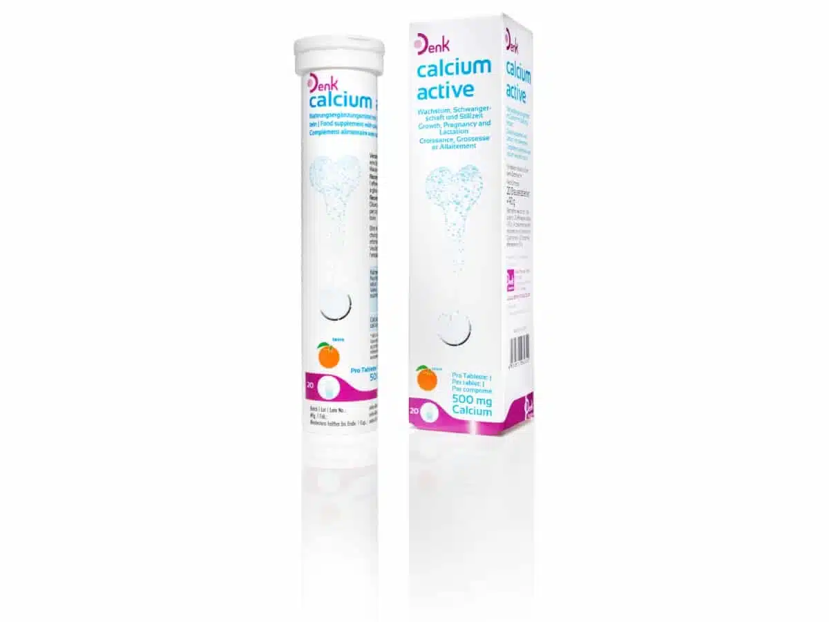 Paketim DENK Calcium Active me 20 tableta eferveshente dhe 500 mg kalcium për mirëmbajtjen e kockave, dhëmbëve dhe funksionit normal të muskujve.
