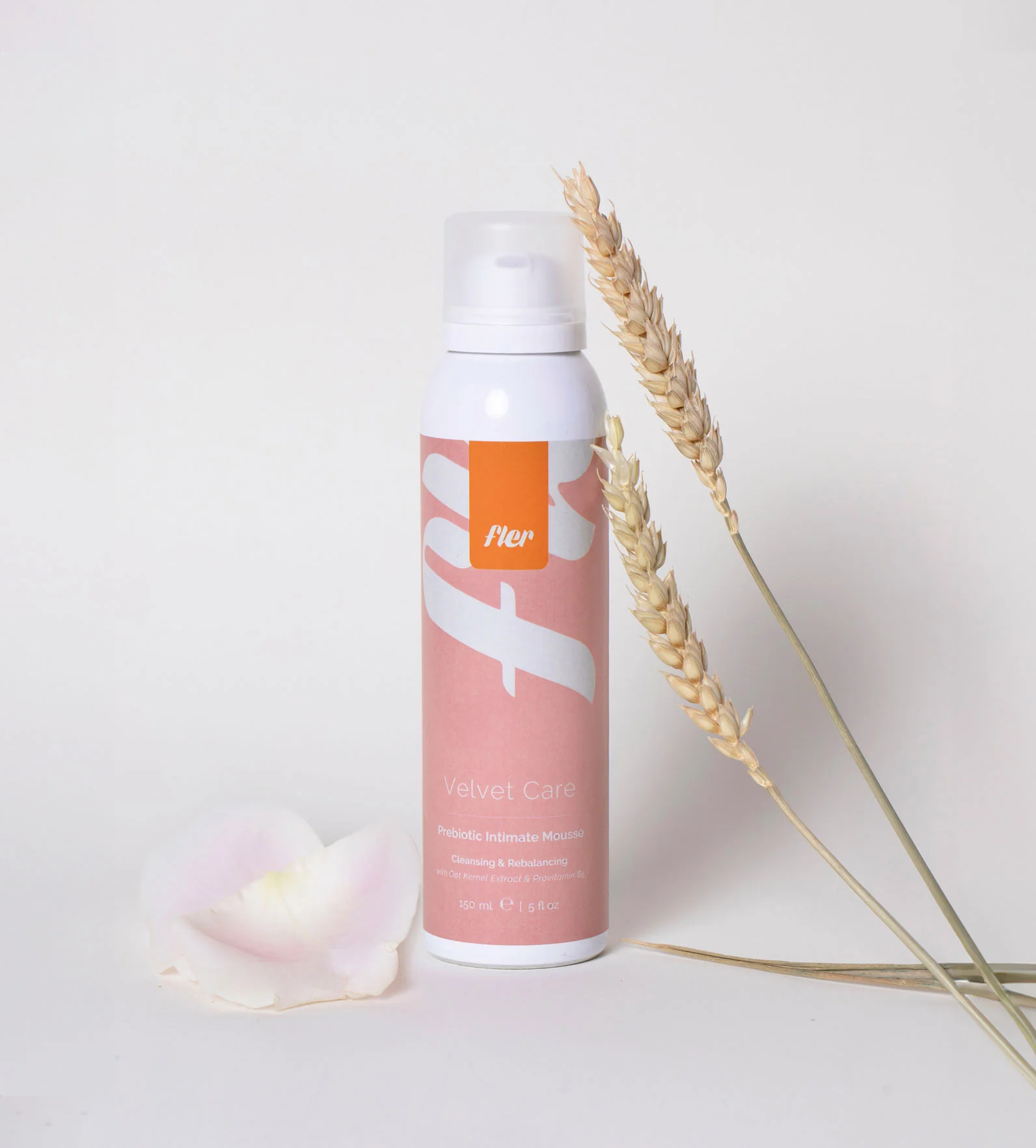 Fler Velvet Care, mousse për higjienën intime me prebiotikë Bioecolia, acid laktik, ekstrakt tërshëre dhe panthenol.