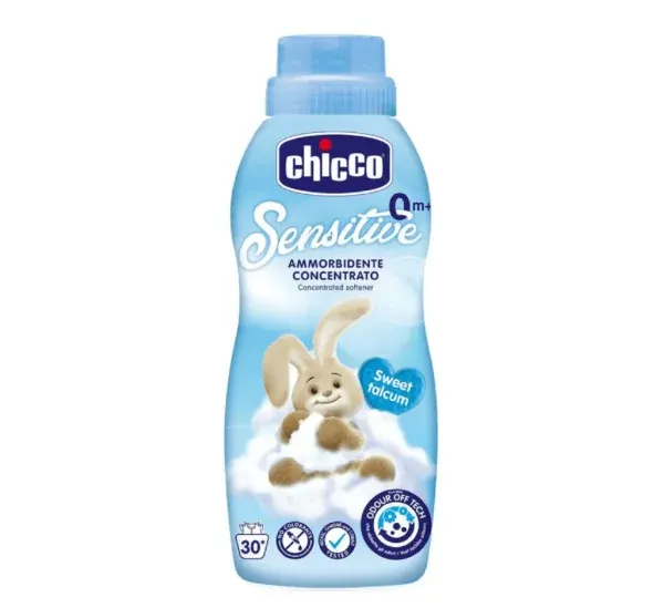 Chicco Sensitive Concentrated Softener për rrobat e bebes, formulë e koncentruar 0m+ në variante aromatike.