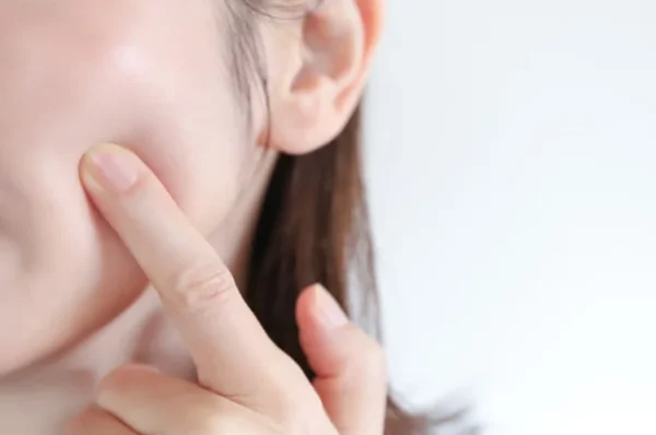 Glass Skin dhe skincare viral në TikTok – EADV 2026 për barrierën e lëkurës